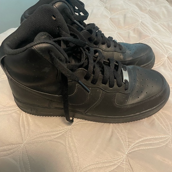 Black Air Force 1s - Picture 4 of 4